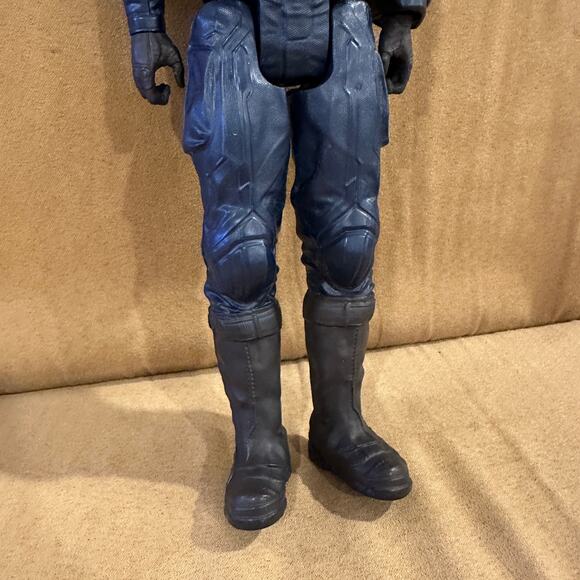 Captain America 2018 Marvel Hasbro Action Figure Posable 12" Avengers Titan Hero - Picture 4 of 9